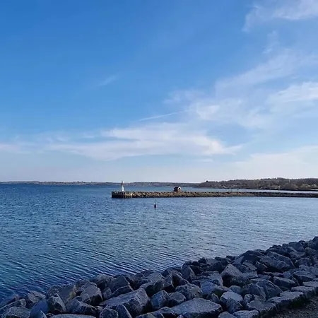 10 Person In Bogense-by Traum *