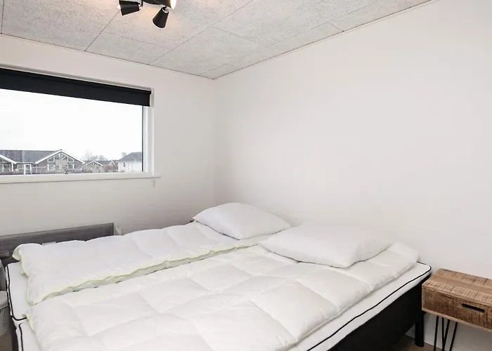 10 Person In Bogense-by Traum * 보겐세